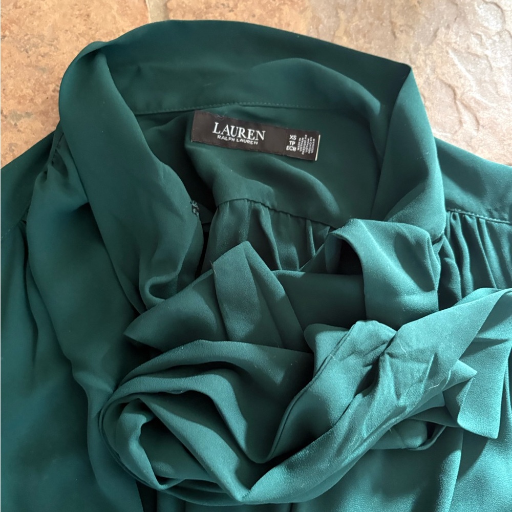 Lauren Ralph Lauren elegant green bow blouse - Picture 2 of 4